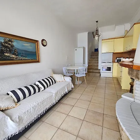 Cosy By The Sea Holiday home Nea Poteidaia